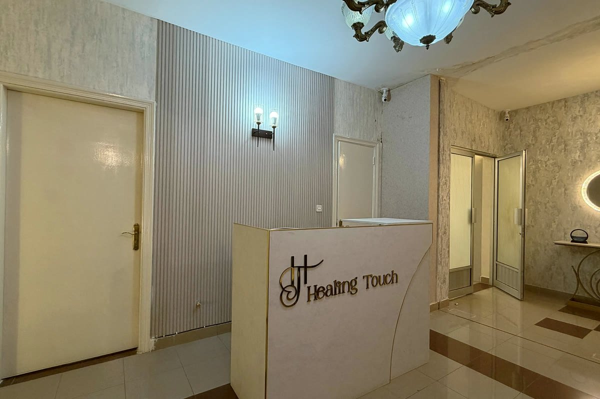 The reception desk seen from the corridor