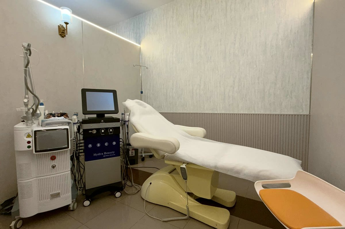 A treatment room at the clinic, prepared and empty